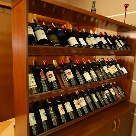 Bimbli מלון פוגרדץ